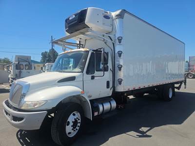 International 4300 26 ft Refrigerated Truck - 240HP, 6 Speed Automatic, Liftgate