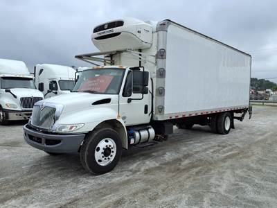 International 4300 26 ft Refrigerated Truck - 250HP, 6 Speed Automatic, Liftgate