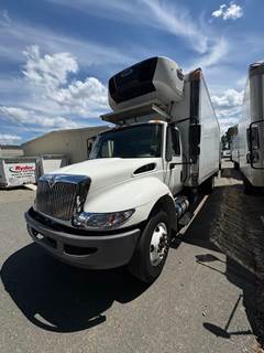 International 4300 26 ft Refrigerated Truck - 240HP, 6 Speed Automatic, Liftgate