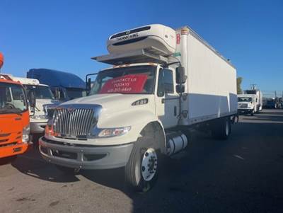 International 4300 26 ft Refrigerated Truck - 250HP, 7 Speed Automatic, Liftgate