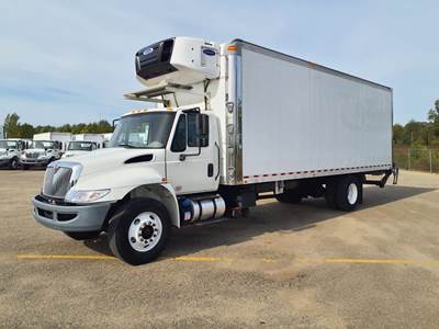 International 4300 26 ft Refrigerated Truck - 240HP, 6 Speed Automatic, Liftgate