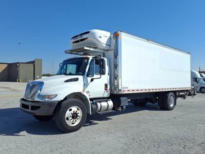 International 4300 24 ft Refrigerated Truck - 240HP, 6 Speed Automatic, Liftgate