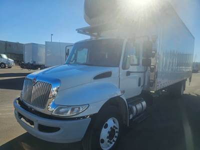 International 4300 26 ft Refrigerated Truck - 240HP, 6 Speed Automatic, Liftgate