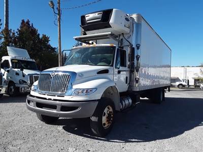 International 4300 26 ft Refrigerated Truck - 250HP, 6 Speed Automatic, Liftgate