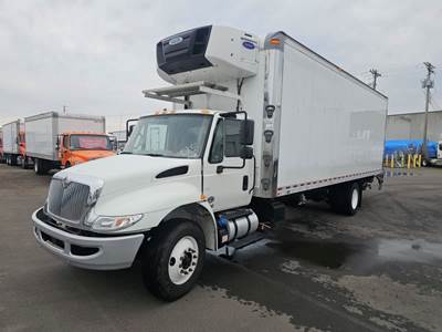 International 4300 26 ft Refrigerated Truck - 250HP, 6 Speed Automatic, Liftgate