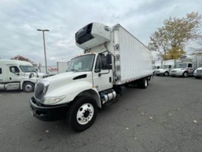 International 4300 26 ft Refrigerated Truck - 240HP, 6 Speed Automatic, Liftgate