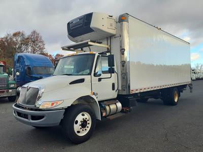 International 4300 26 ft Refrigerated Truck - 240HP, 6 Speed Automatic, Liftgate