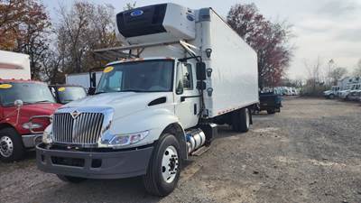 International 4300 26 ft Refrigerated Truck - 240HP, 6 Speed Automatic, Liftgate