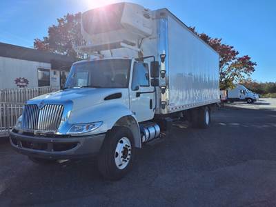 International 4300 26 ft Refrigerated Truck - 240HP, 6 Speed Automatic, Liftgate