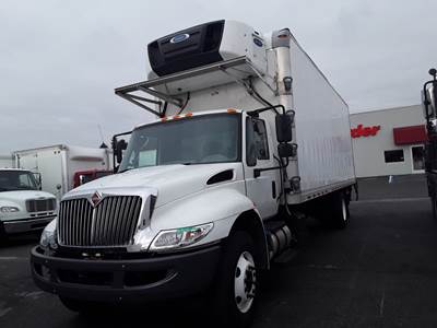 International 4300 26 ft Refrigerated Truck - 250HP, 6 Speed Automatic, Liftgate