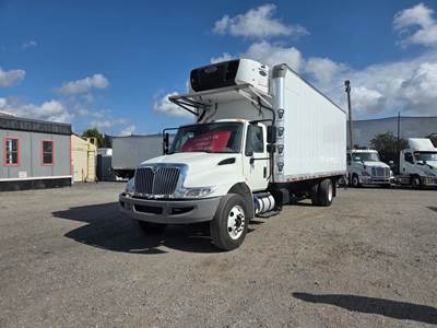 International 4300 26 ft Refrigerated Truck - 250HP, 6 Speed Automatic, Liftgate