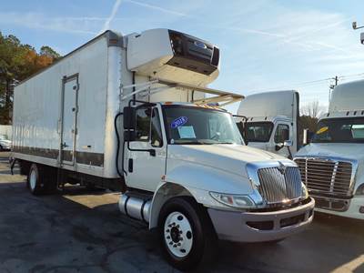 International 4300 26 ft Refrigerated Truck - 240HP, 6 Speed Automatic, Liftgate