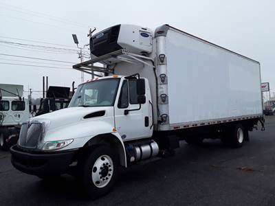 International 4300 26 ft Refrigerated Truck - 240HP, 6 Speed Automatic, Liftgate