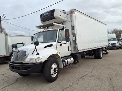 International 4300 26 ft Refrigerated Truck - 260HP, 6 Speed Automatic, Liftgate