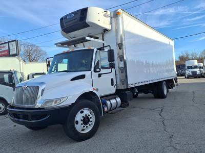 International 4300 26 ft Refrigerated Truck - 250HP, 6 Speed Automatic, Liftgate