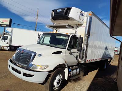 International 4300 26 ft Refrigerated Truck - 240HP, 6 Speed Automatic, Liftgate