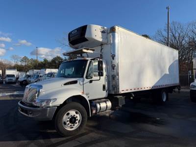 International 4300 26 ft Refrigerated Truck - 250HP, 6 Speed Automatic, Liftgate