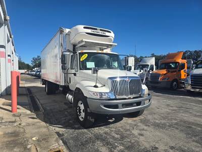 International 4300 26 ft Refrigerated Truck - 240HP, 6 Speed Automatic, Liftgate