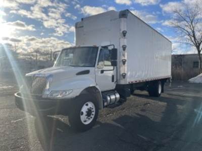International 4300 26 ft Refrigerated Truck - 240HP, 6 Speed Automatic, Liftgate
