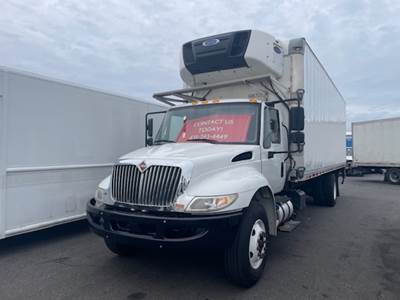 International 4300 26 ft Refrigerated Truck - 250HP, 6 Speed Automatic, Liftgate