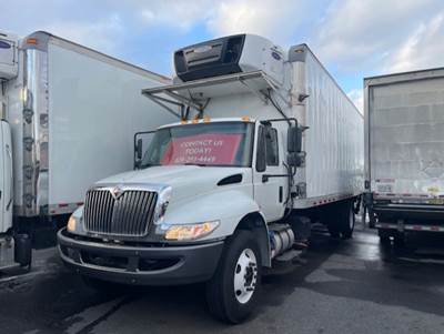 International 4300 26 ft Refrigerated Truck - 250HP, 6 Speed Automatic, Liftgate