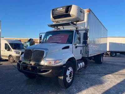 International 4300 26 ft Refrigerated Truck - 250HP, 6 Speed Automatic, Liftgate