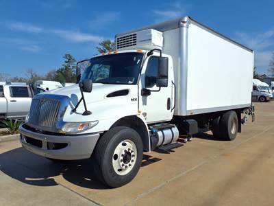 International 4300 18 ft Refrigerated Truck - 260HP, 6 Speed Automatic, Liftgate