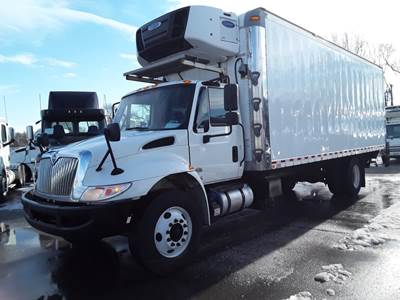 International 4300 24 ft Refrigerated Truck - 260HP, 6 Speed Automatic, Liftgate