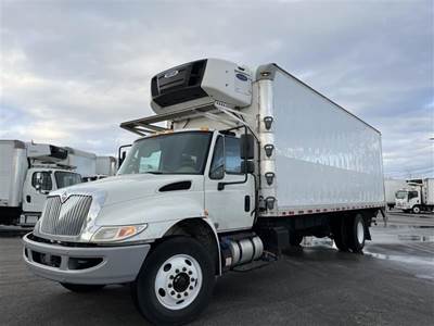 International 4300 26 ft Refrigerated Truck - 240HP, 6 Speed Automatic, Liftgate