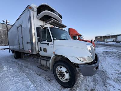 International 4300 26 ft Refrigerated Truck - 250HP, 6 Speed Automatic, Liftgate