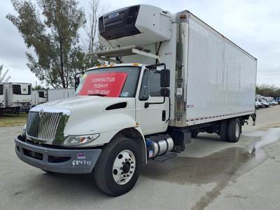 International 4300 26 ft Refrigerated Truck - 240HP, 6 Speed Automatic, Liftgate
