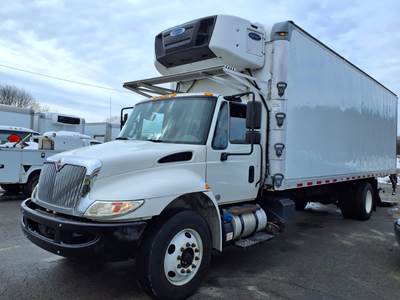 International 4300 26 ft Refrigerated Truck - 240HP, 6 Speed Automatic, Liftgate