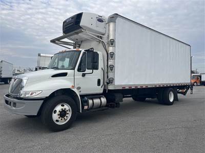 International 4300 26 ft Refrigerated Truck - 250HP, 6 Speed Automatic, Liftgate