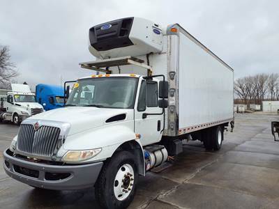 International 4300 26 ft Refrigerated Truck - 240HP, 6 Speed Automatic, Liftgate