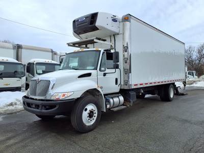 International 4300 26 ft Refrigerated Truck - 240HP, 6 Speed Automatic, Liftgate
