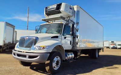 International 4300 26 ft Refrigerated Truck - 240HP, 6 Speed Automatic, Liftgate