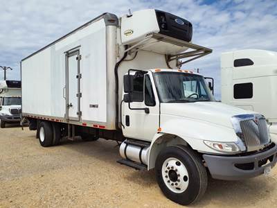 International 4300 26 ft Refrigerated Truck - 250HP, 6 Speed Automatic, Liftgate