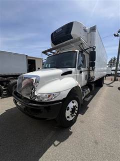International 4300 26 ft Refrigerated Truck - 240HP, 6 Speed Automatic, Liftgate