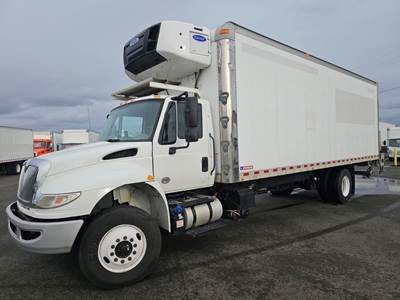 International 4300 26 ft Refrigerated Truck - 240HP, 6 Speed Automatic, Liftgate