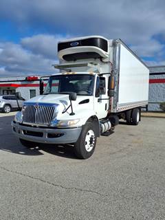 International 4300 26 ft Refrigerated Truck - 260HP, 6 Speed Automatic