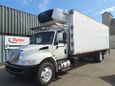 International 4300 26 ft Refrigerated Truck - 250HP, 6 Speed Automatic, Liftgate