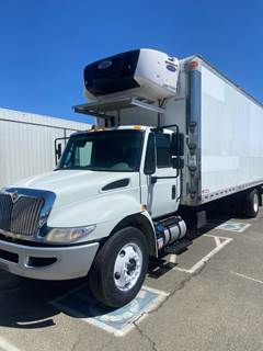 International 4300 26 ft Refrigerated Truck - 240HP, 6 Speed Automatic, Liftgate