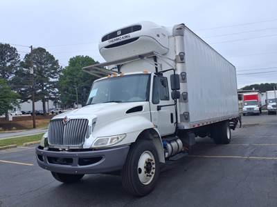 International 4300 26 ft Refrigerated Truck - 250HP, 6 Speed Automatic, Liftgate
