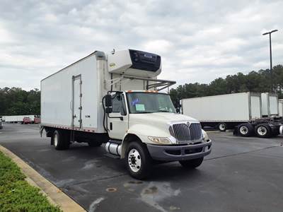 International 4300 26 ft Refrigerated Truck - 250HP, 6 Speed Automatic, Liftgate