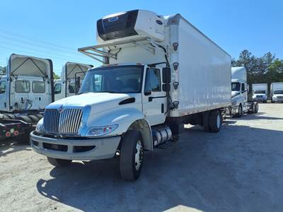 International 4300 26 ft Refrigerated Truck - 250HP, 6 Speed Automatic, Liftgate