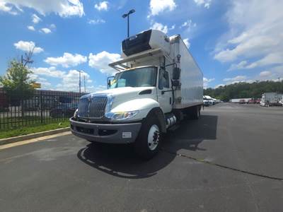 International 4300 26 ft Refrigerated Truck - 250HP, 6 Speed Automatic, Liftgate
