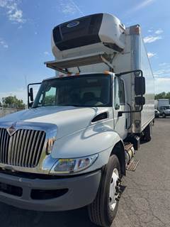 International 4300 26 ft Refrigerated Truck - 250HP, 6 Speed Automatic, Liftgate