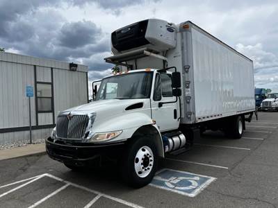 International 4300 26 ft Refrigerated Truck - 240HP, 6 Speed Automatic, Liftgate
