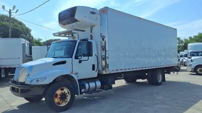 International 4300 26 ft Refrigerated Truck - 250HP, 6 Speed Automatic, Liftgate