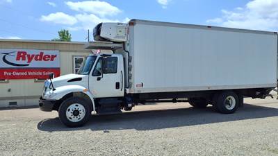 International 4300 24 ft Refrigerated Truck - 250HP, 6 Speed Automatic, Liftgate